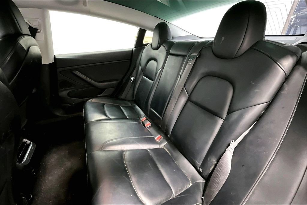 Used 2019 Tesla Model 3 Long Range image 32