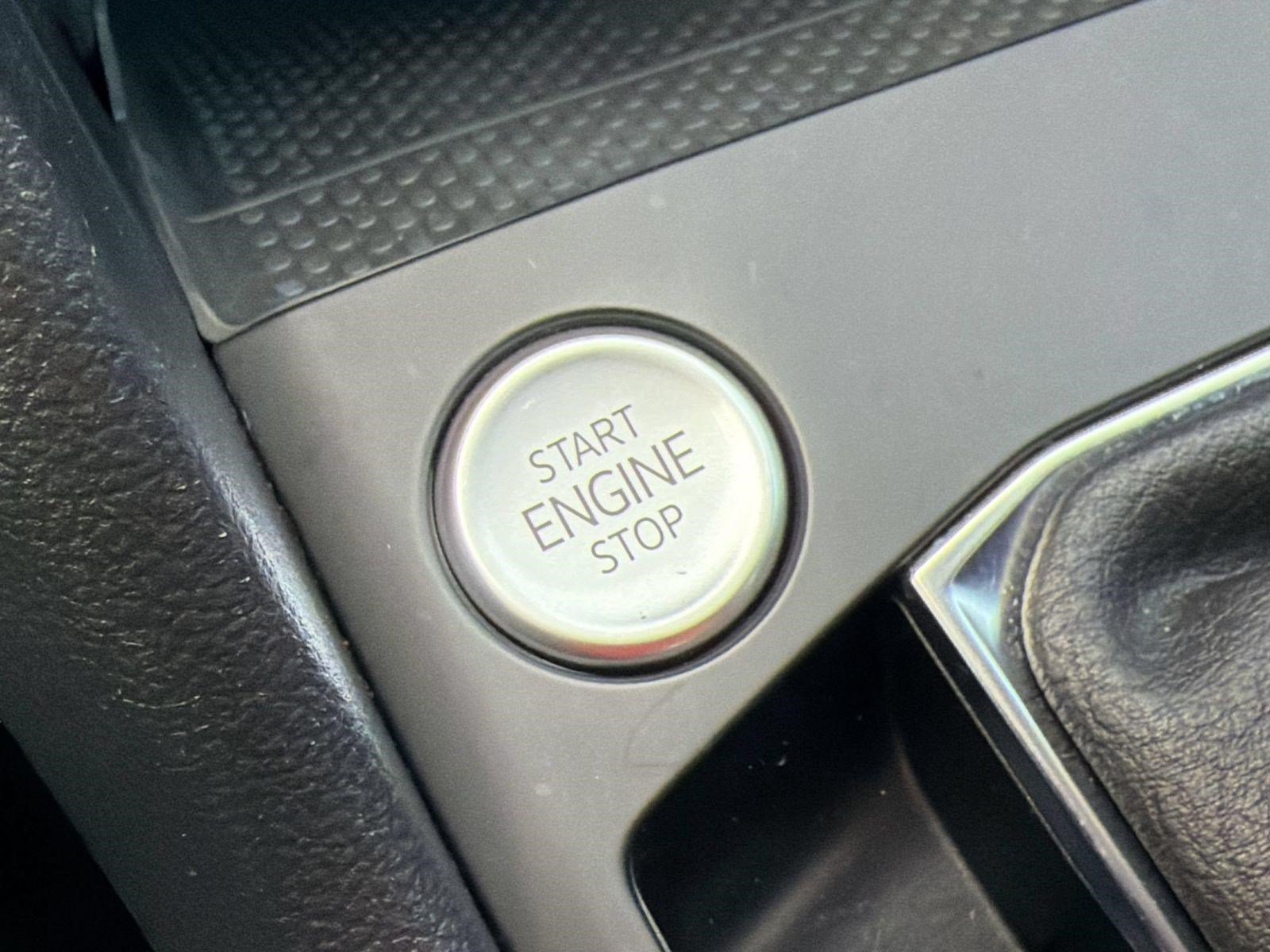 Certified 2022 Volkswagen Taos SE FWD image 16