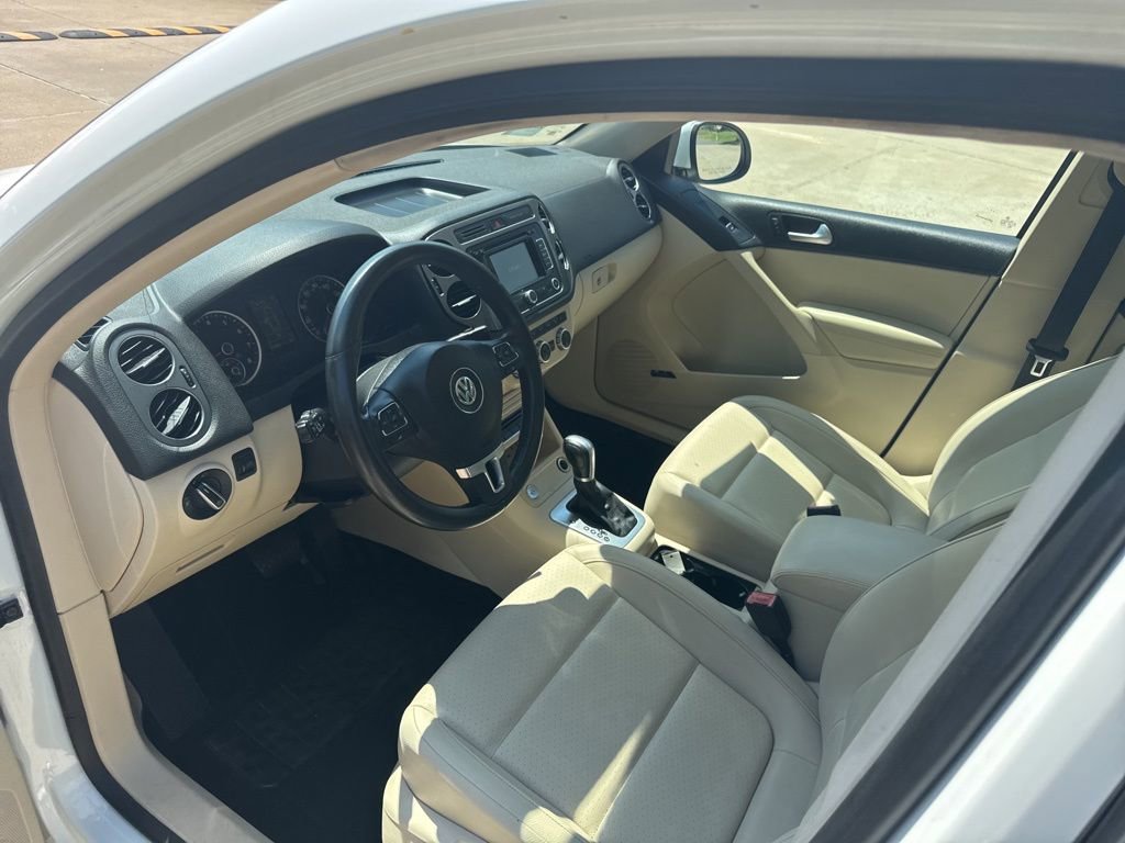 Used 2015 Volkswagen Tiguan SEL image 12