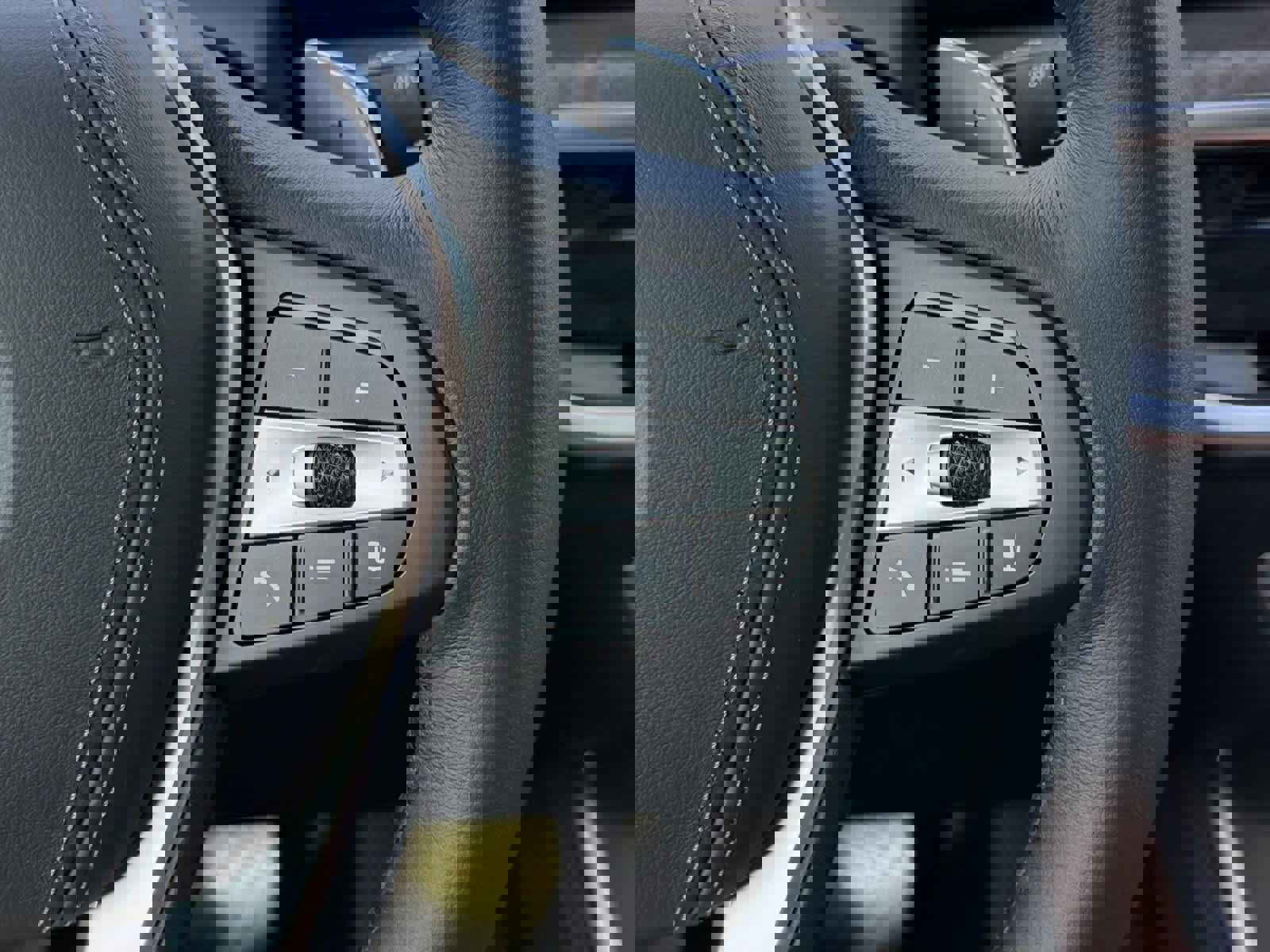 New 2026 BMW X5 xDrive50e image 17