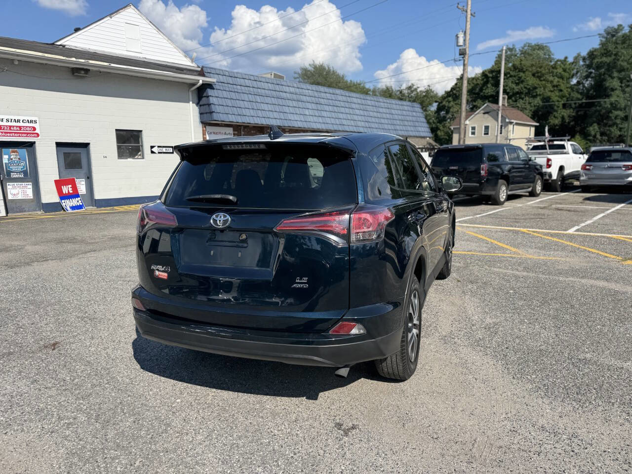 Used 2018 Toyota RAV4 LE image 10