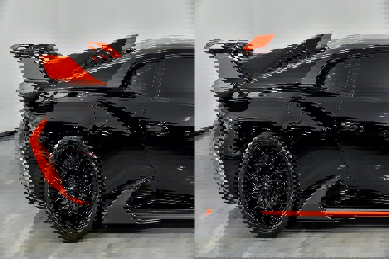 Used 2021 Lamborghini Huracan STO image 18