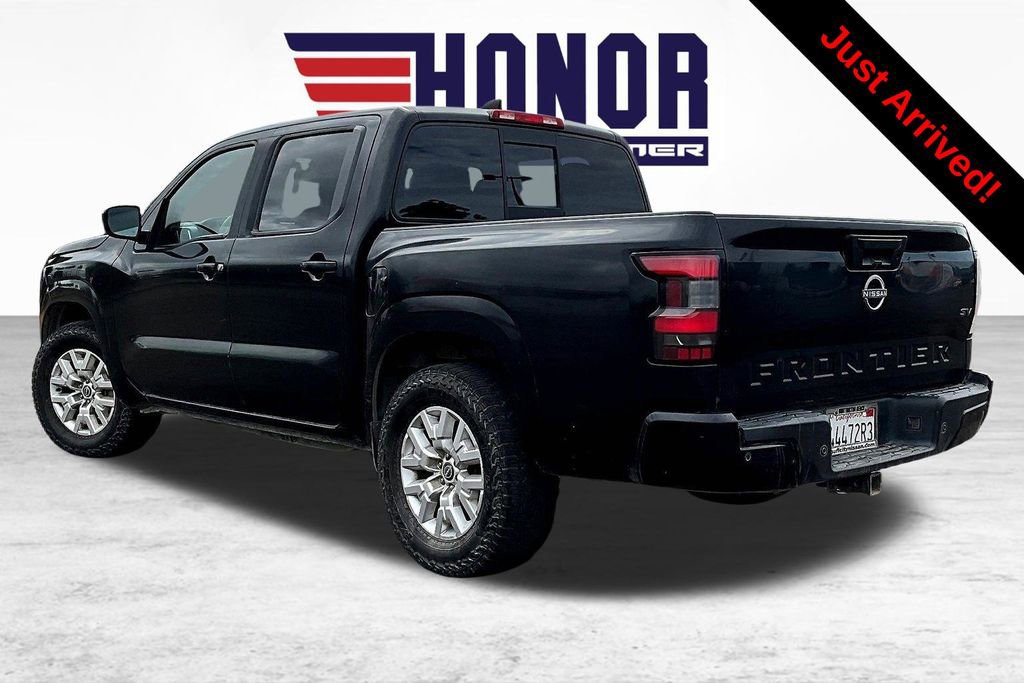 Used 2022 Nissan Frontier SV image 3