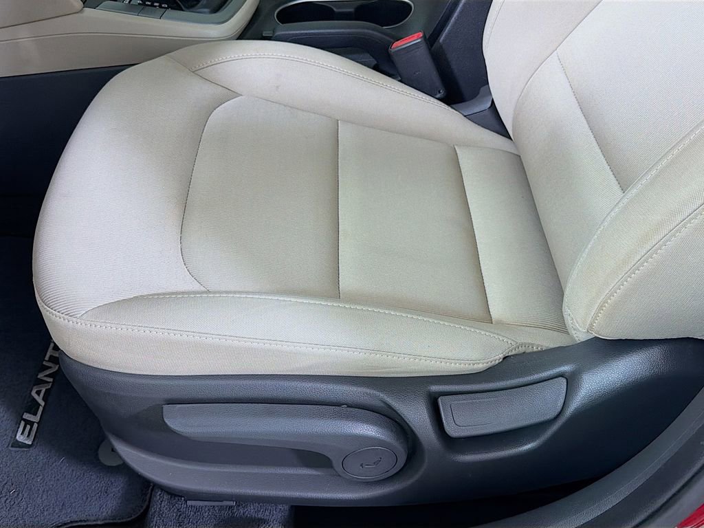 Used 2018 Hyundai Elantra SE w/ Cargo Package FWD image 19