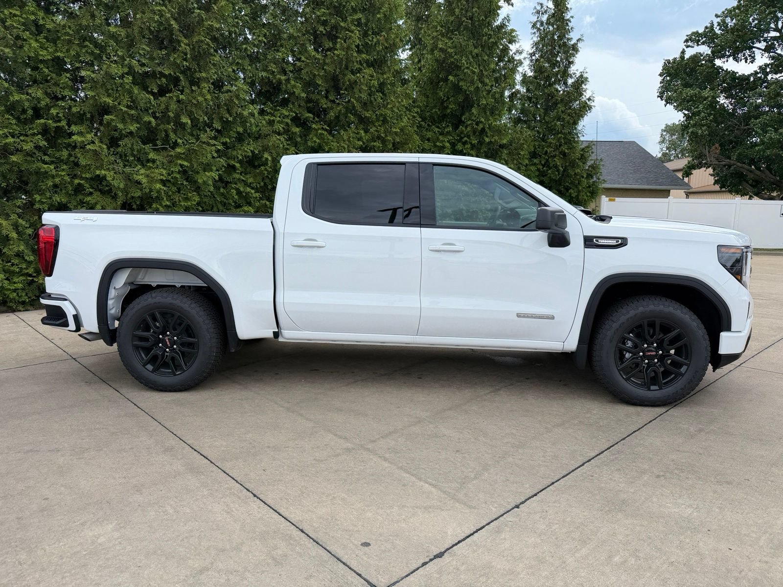 New 2026 GMC Sierra 1500 Elevation AWD/4WD image 33