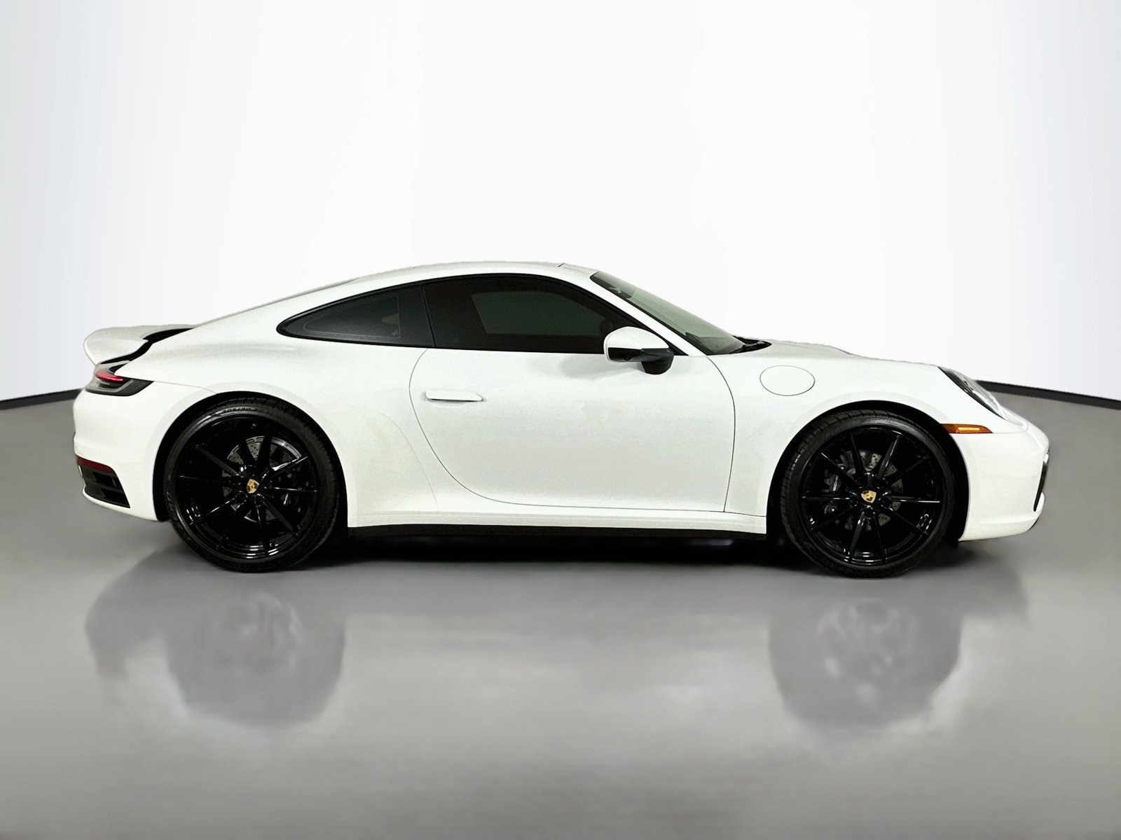 Used 2024 Porsche 911 Carrera 4 AWD/4WD image 4