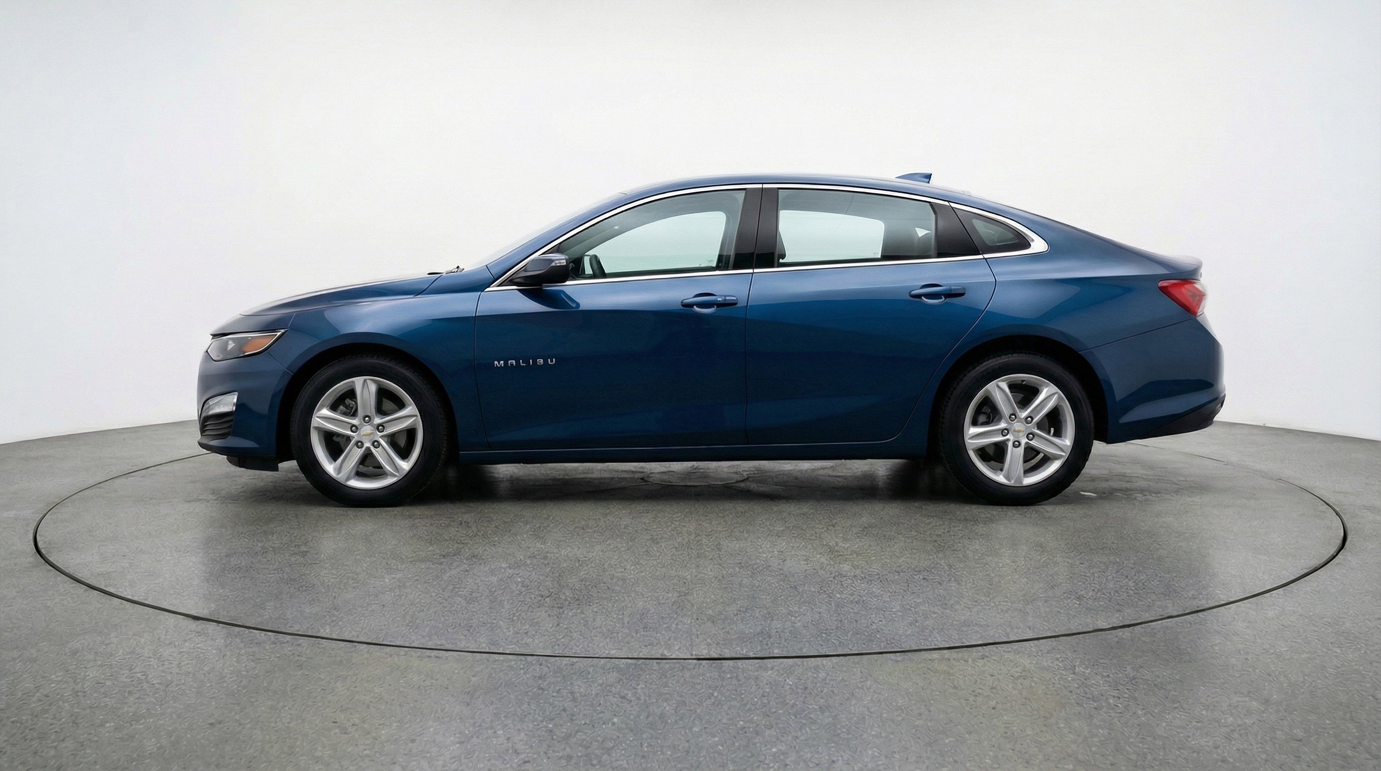 Used 2024 Chevrolet Malibu LT image 5