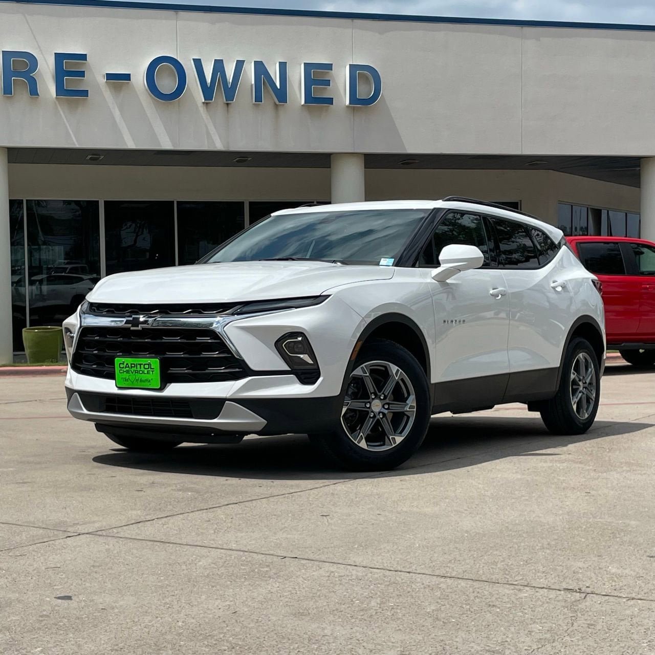 Used 2024 Chevrolet Blazer LT w/ Convenience Package FWD image 2