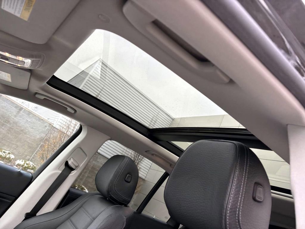 Used 2024 Mercedes-Benz GLE 350 4MATIC image 25