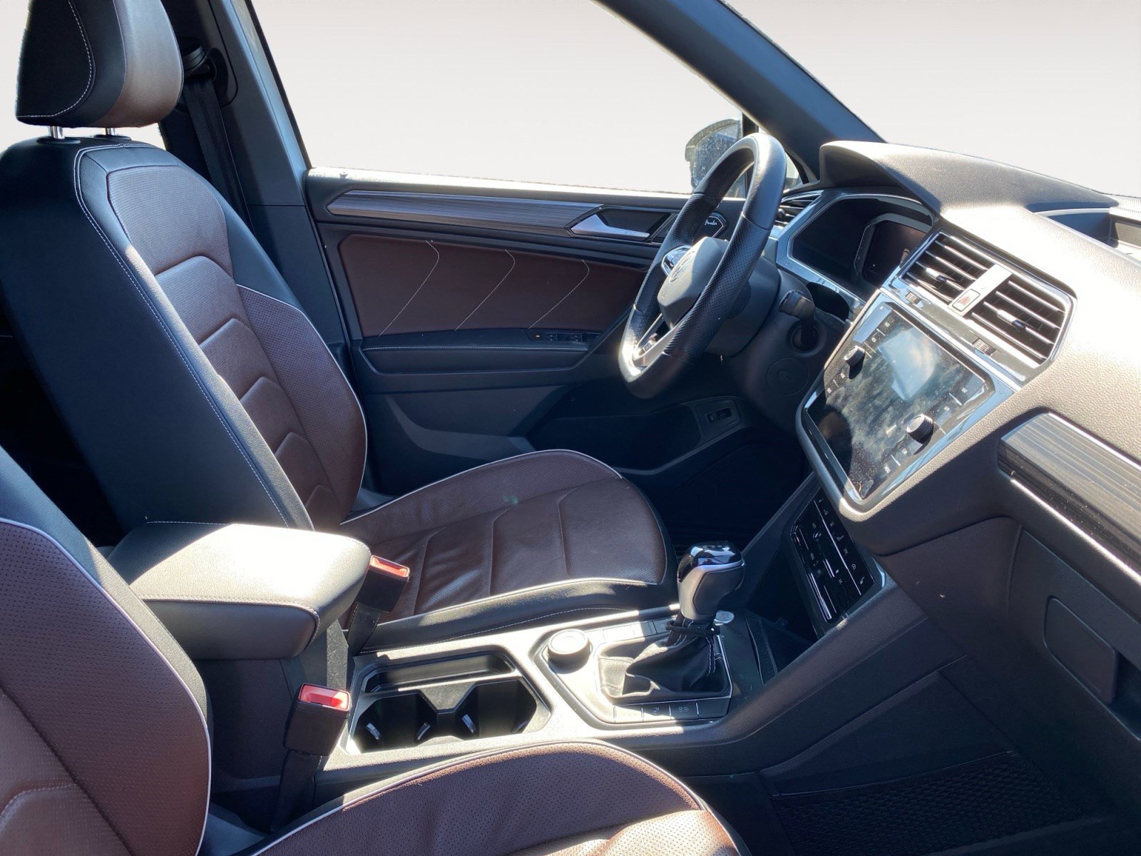 Used 2022 Volkswagen Tiguan SEL R-Line image 21