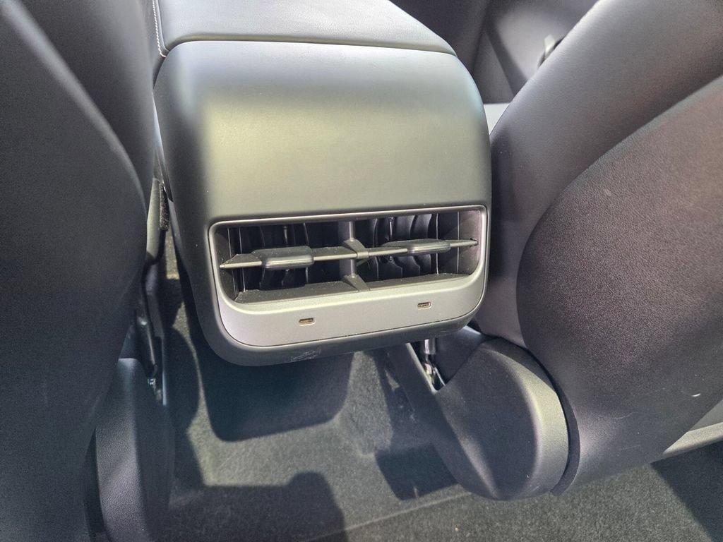 Used 2024 Tesla Model Y Performance AWD/4WD image 8