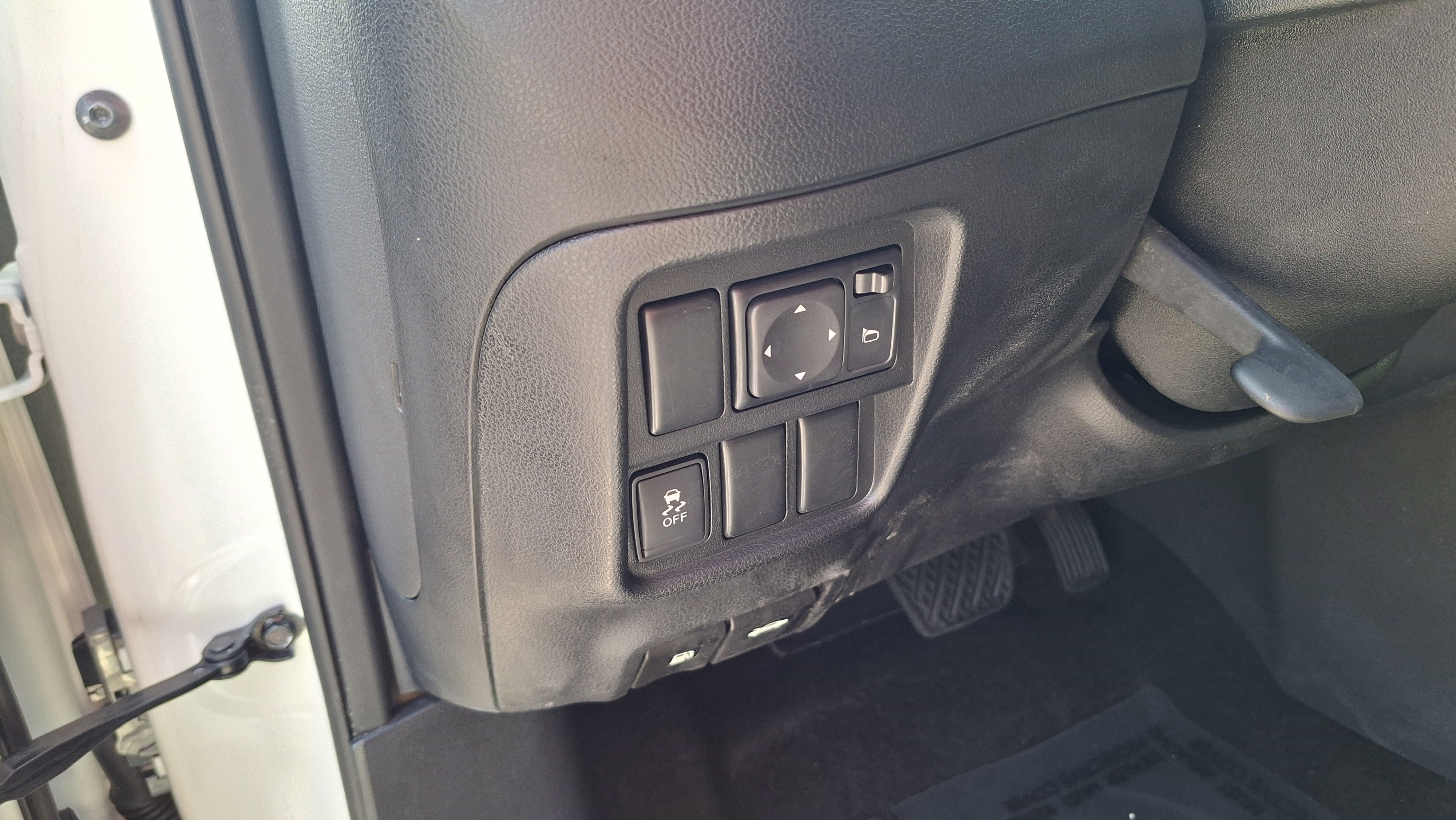 Used 2013 Nissan Juke S FWD image 10