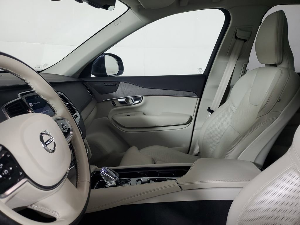 Certified 2025 Volvo XC90 B6 Ultra image 25