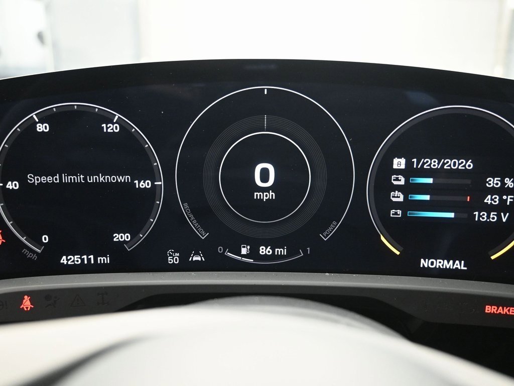 Used 2023 Porsche Taycan image 15