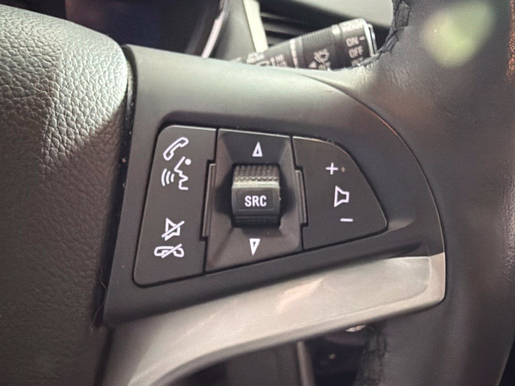 Used 2019 Chevrolet Trax LT w/ LT Convenience Package FWD image 30