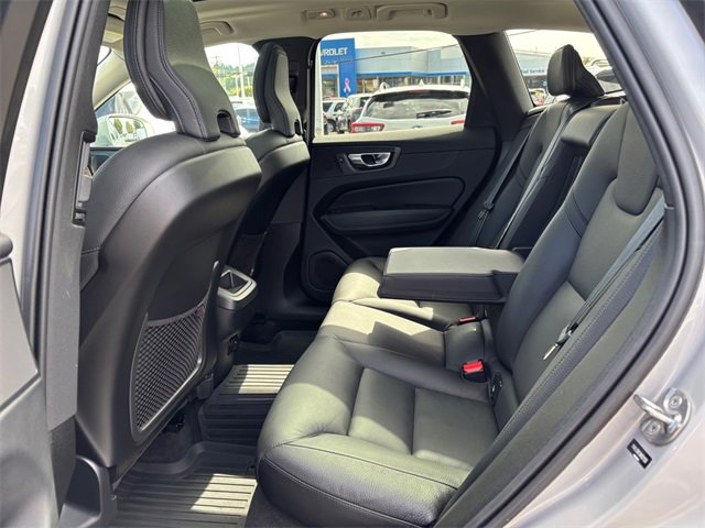 Used 2022 Volvo XC60 B5 Momentum w/ Advanced Package image 27