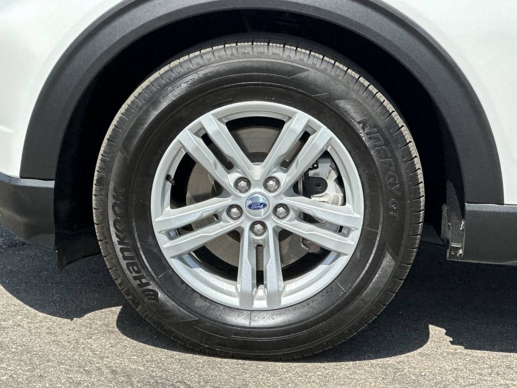 Certified 2024 Ford Explorer XLT RWD image 25
