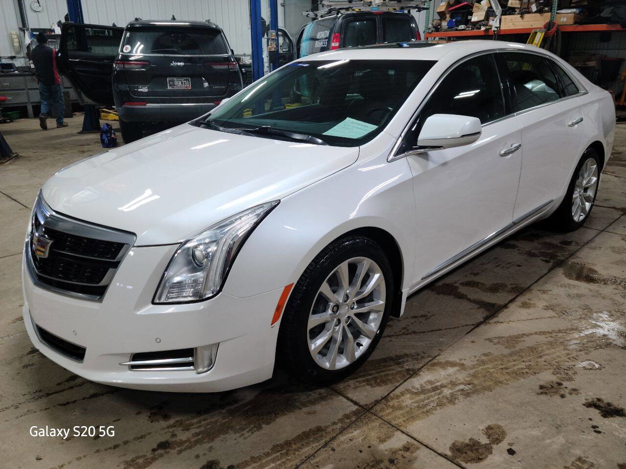 Used 2017 Cadillac XTS Luxury image 4