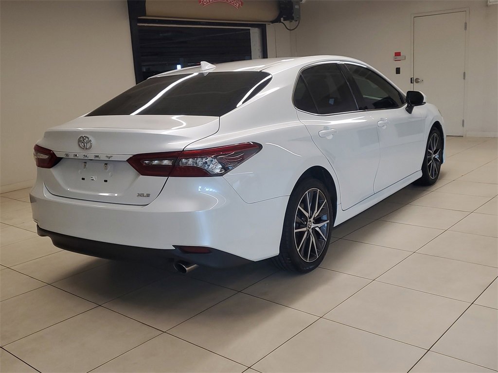 Used 2021 Toyota Camry XLE image 8