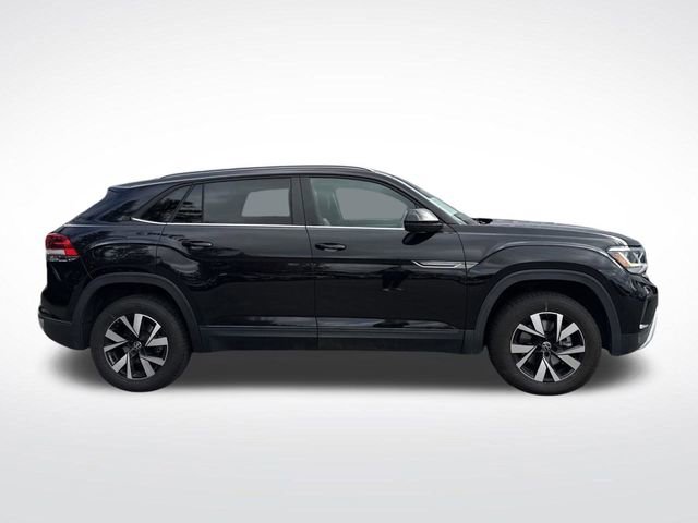 Used 2022 Volkswagen Atlas Cross Sport SE image 2