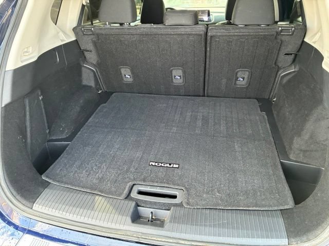 Certified 2025 Nissan Rogue SV FWD image 15