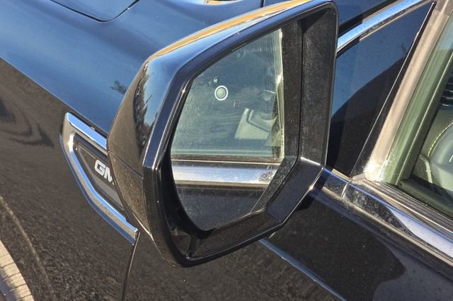 Used 2024 GMC Yukon SLT image 55