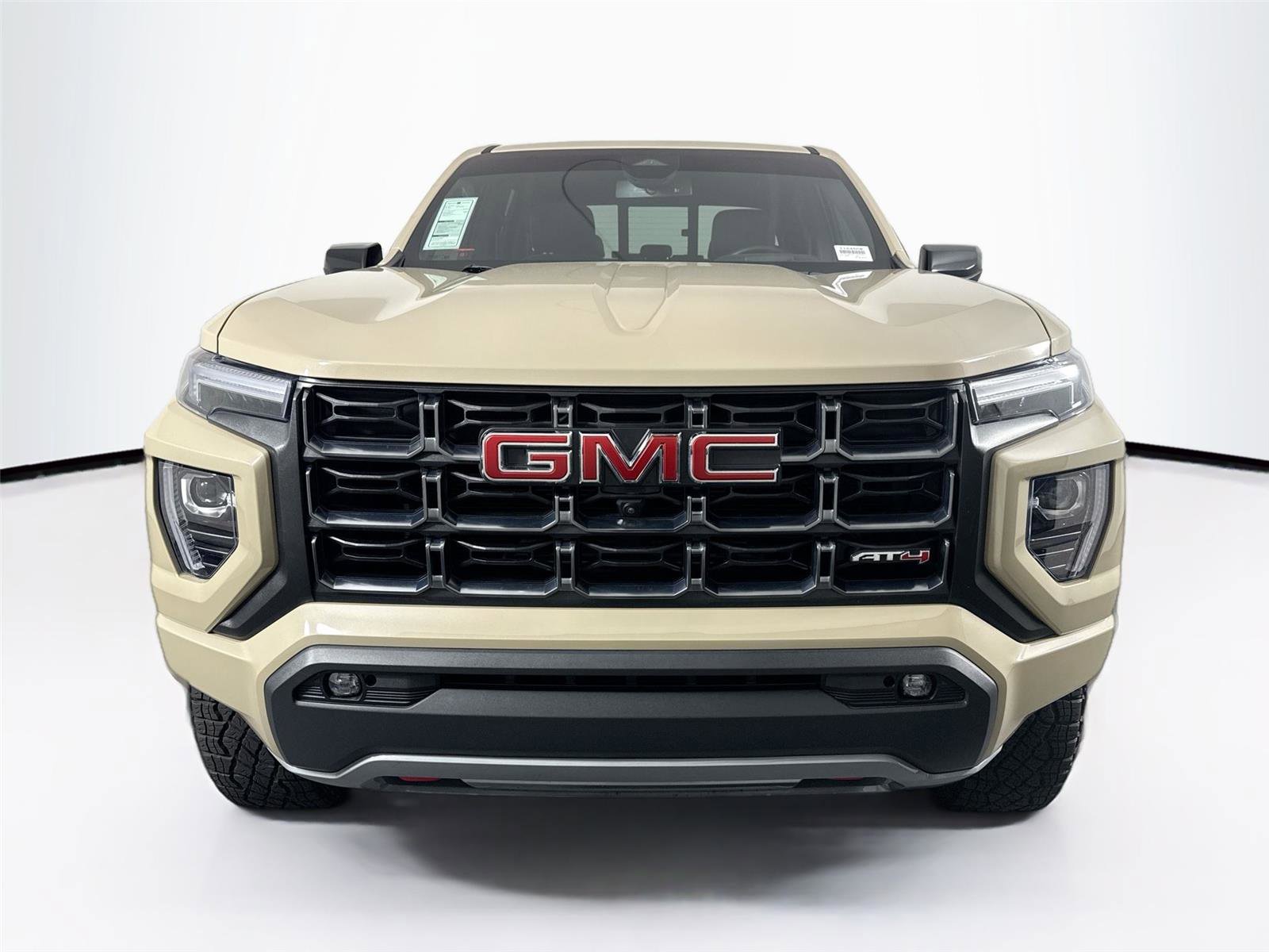 Used 2023 GMC Canyon AT4 w/ AT4 Premium Package image 9