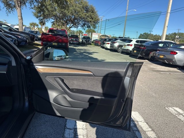 Used 2023 Tesla Model 3 Standard Range image 11