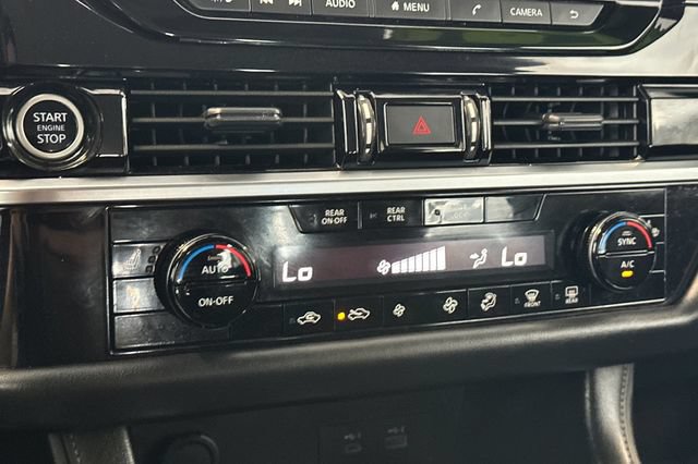 Used 2024 Nissan Pathfinder SV FWD image 23