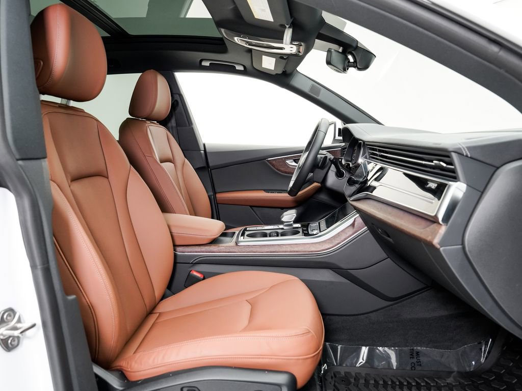 Certified 2025 Audi Q8 Premium Plus w/ Premium Plus Package AWD/4WD image 22