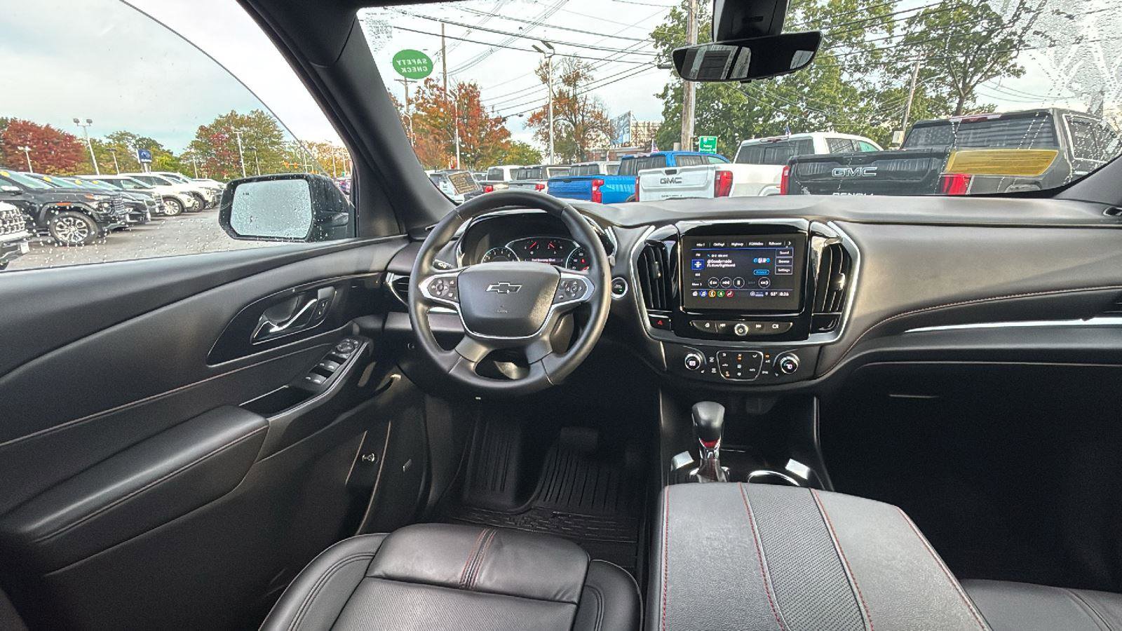 Used 2024 Chevrolet Traverse RS image 25