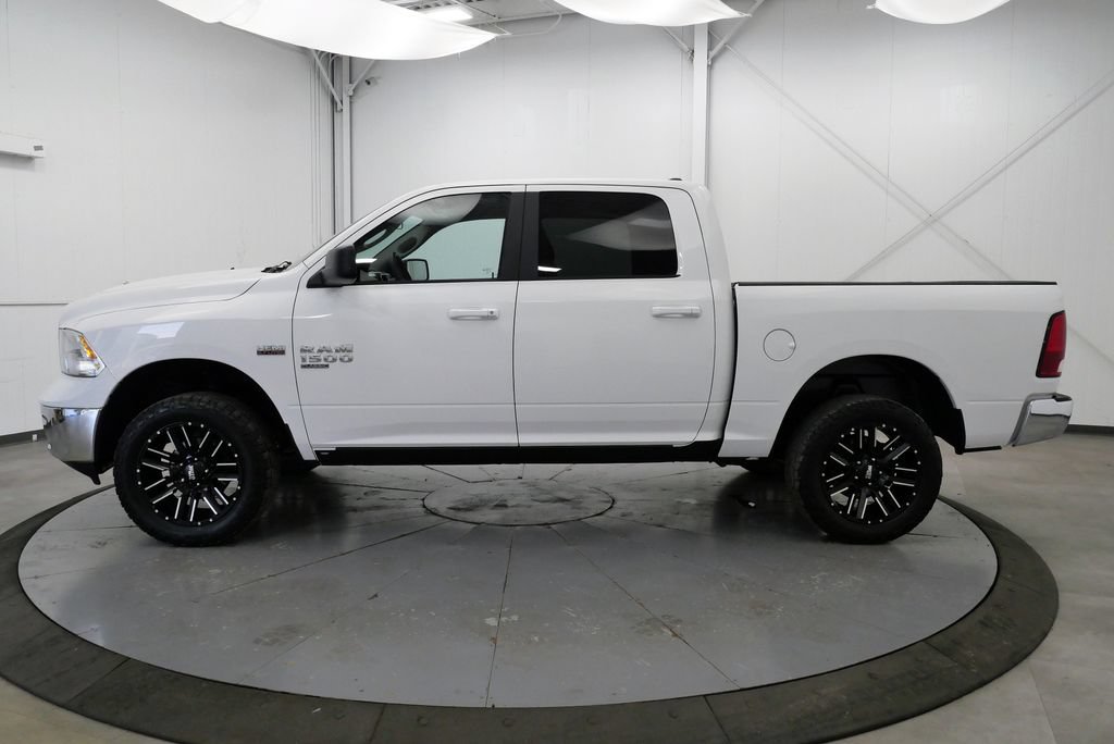 Used 2019 RAM 1500 Classic SLT AWD/4WD image 4