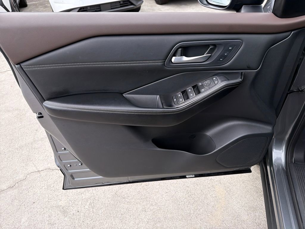 Certified 2023 Nissan Rogue SL image 18