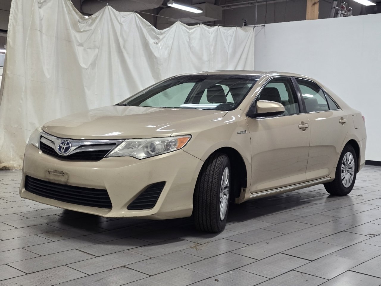 Used 2012 Toyota Camry LE image 10