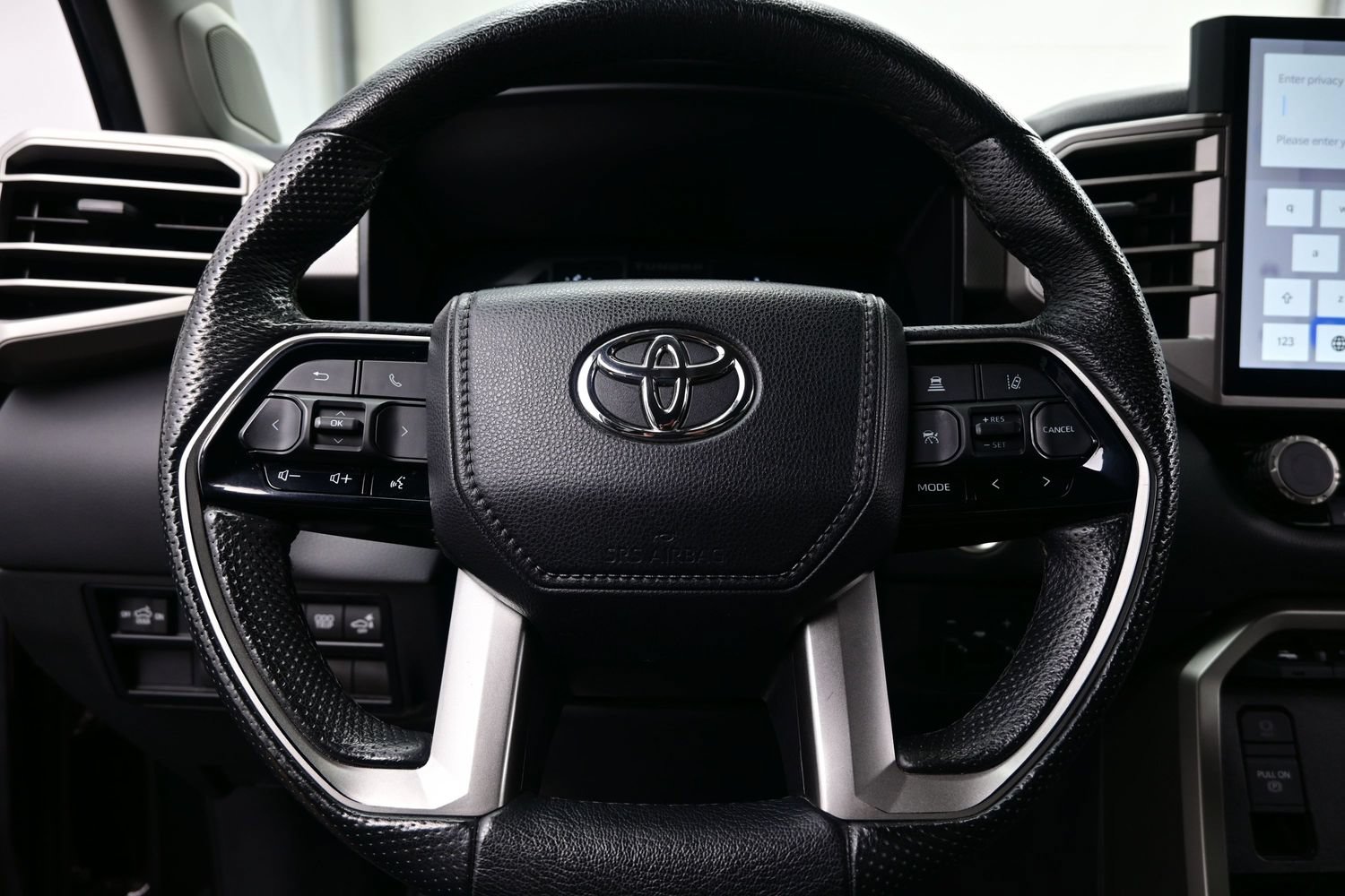 Used 2023 Toyota Tundra Limited AWD/4WD image 23