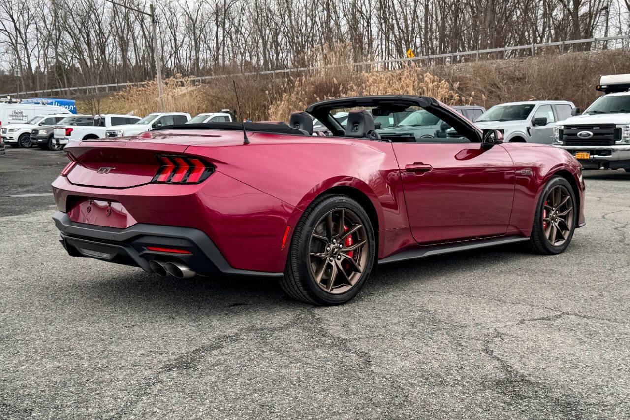 Used 2025 Ford Mustang GT Premium image 3