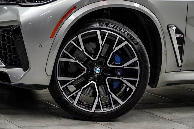 Used 2021 BMW X5 M w/ Executive Package image 3