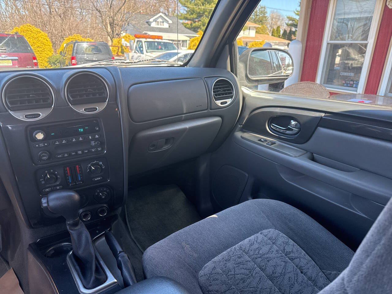 Used 2004 GMC Envoy 4WD image 12