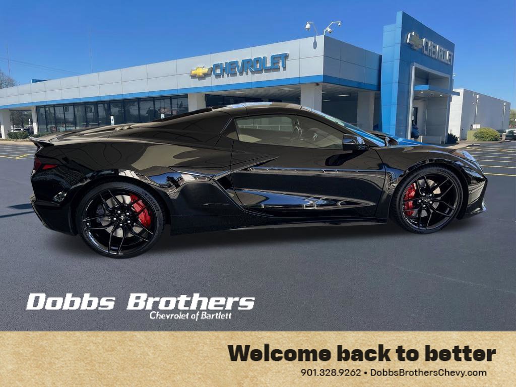 Used 2025 Chevrolet Corvette Z06 RWD image 9