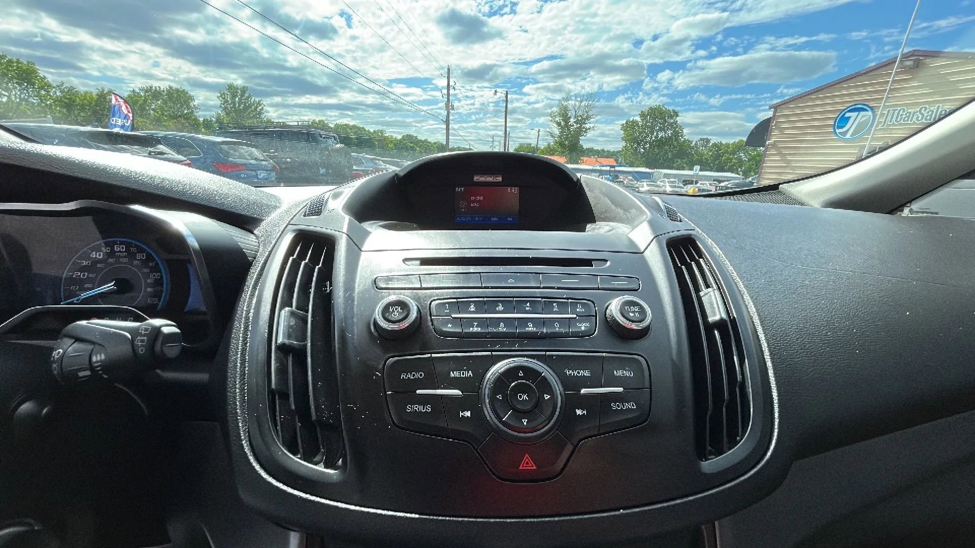 Used 2017 Ford C-MAX SE w/ Interior Protection Package FWD image 27