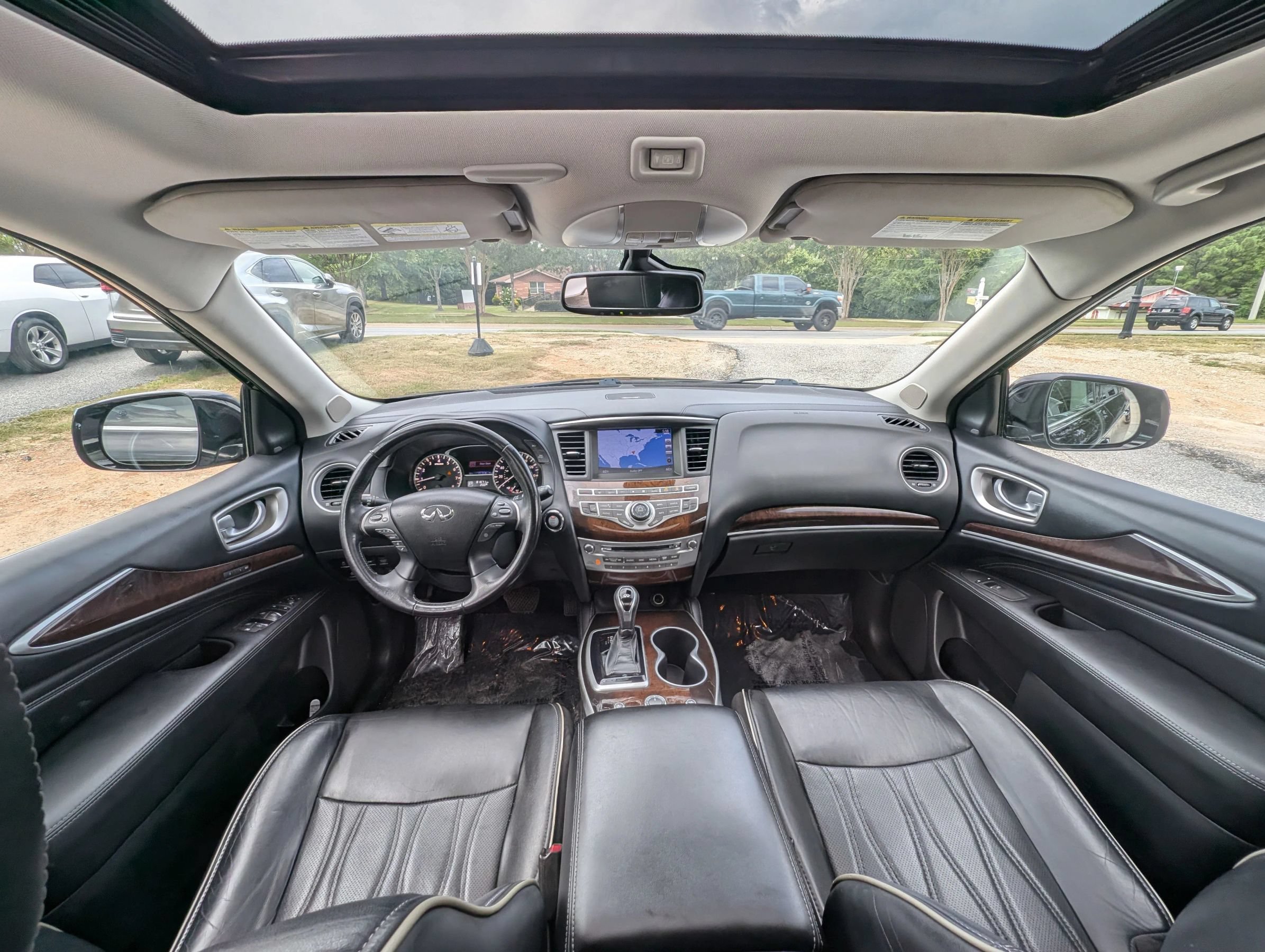 Used 2017 INFINITI QX60 FWD w/ Deluxe Technology Package image 38