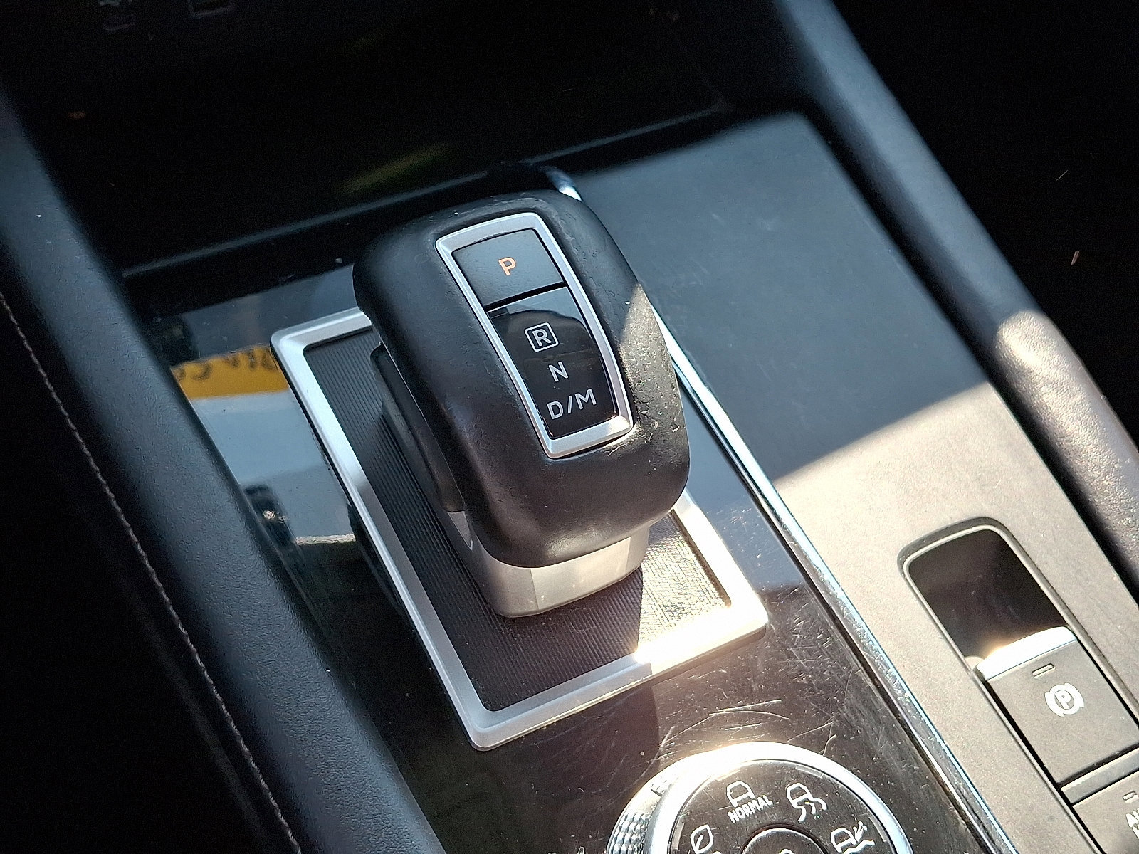 Used 2023 Mitsubishi Outlander SE image 14