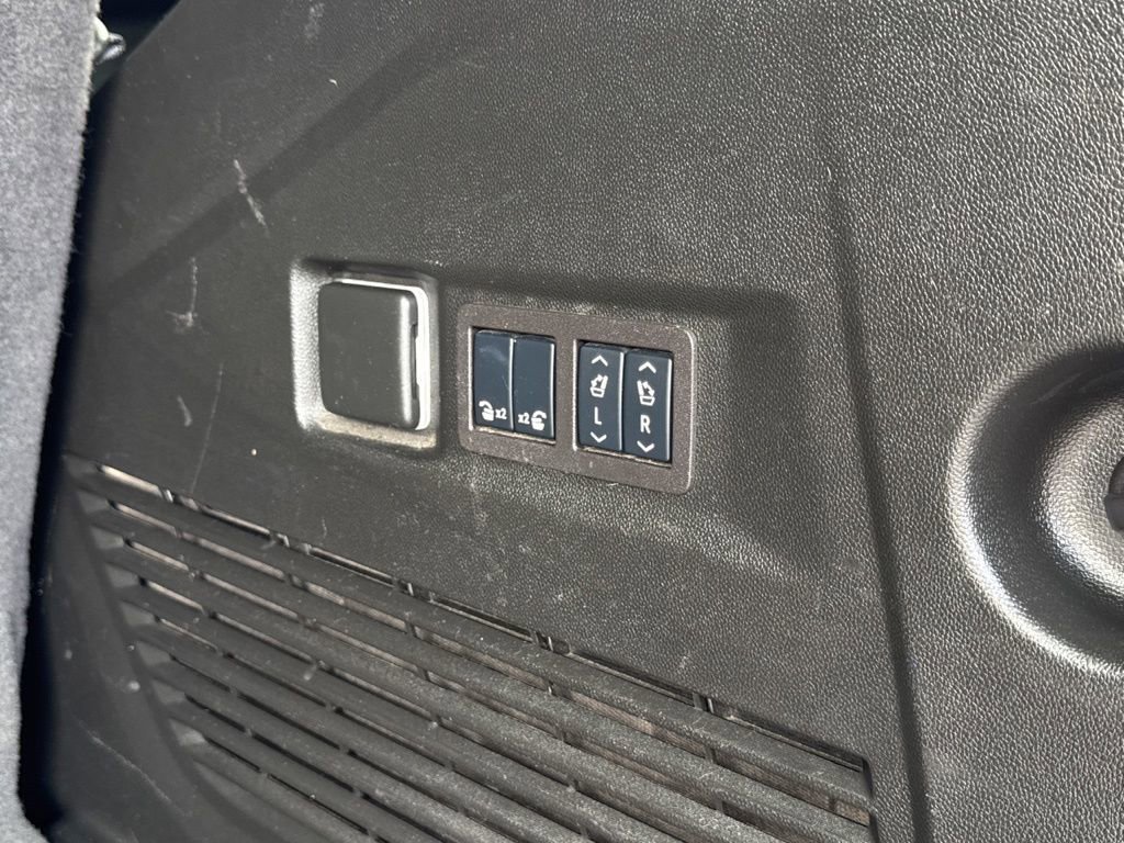 Used 2024 GMC Yukon Denali Ultimate AWD/4WD image 52