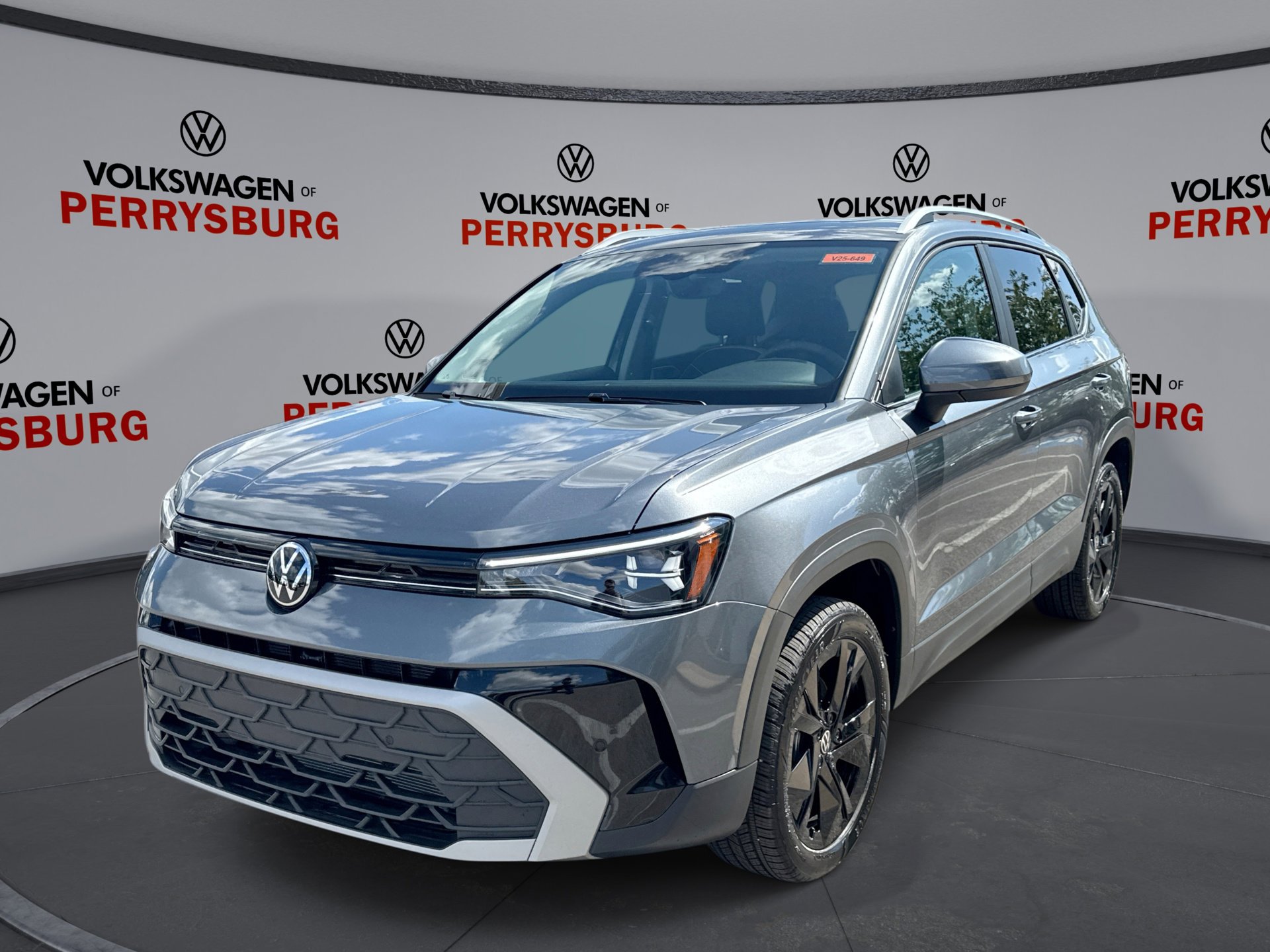 New 2025 Volkswagen Taos SE