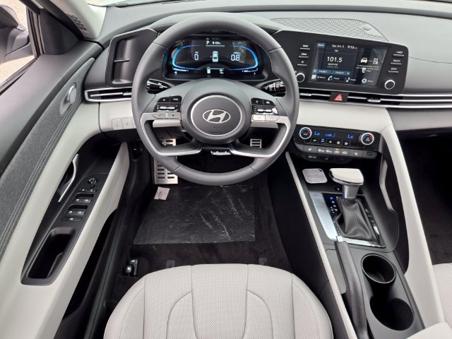 New 2026 Hyundai Elantra SEL Sport FWD image 7
