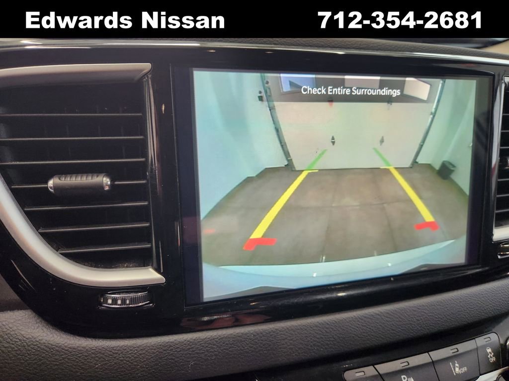 Used 2024 Chrysler Pacifica Touring-L image 29