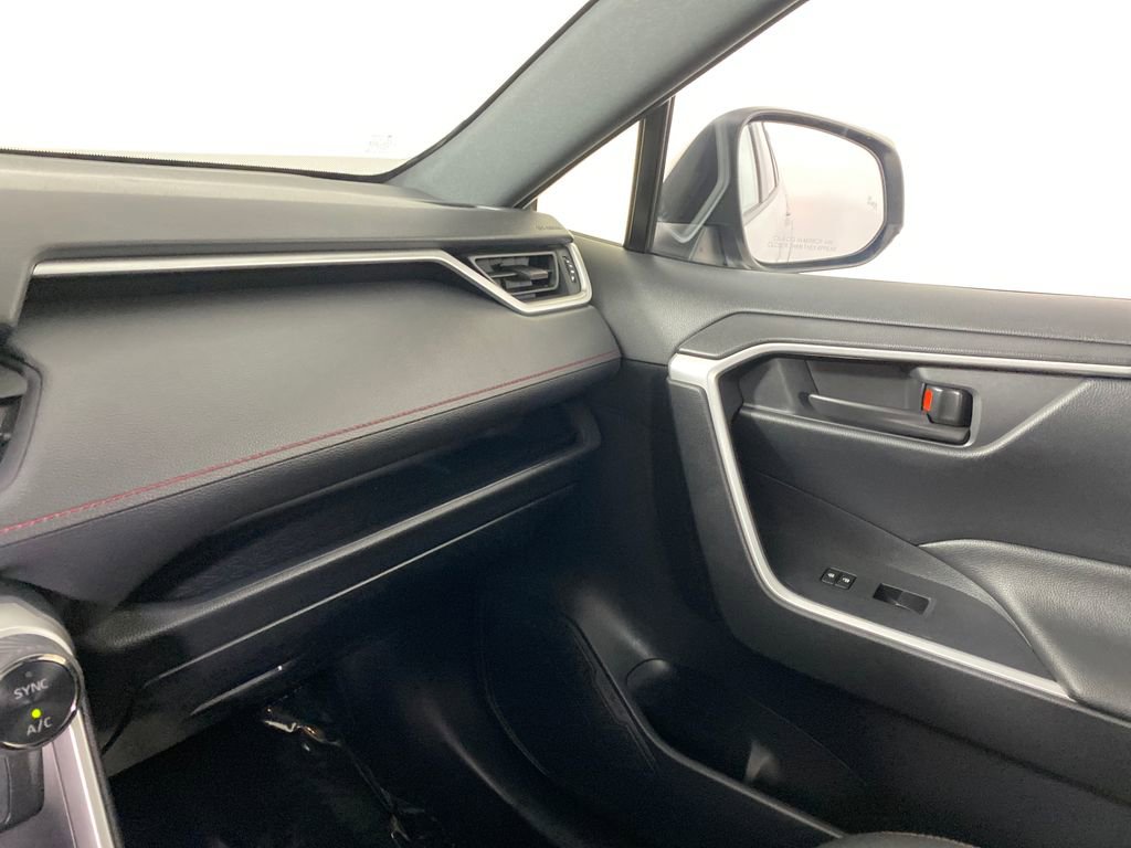 Certified 2021 Toyota RAV4 SE image 24