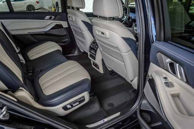 Used 2020 BMW X7 xDrive40i w/ M Sport Package AWD/4WD image 48