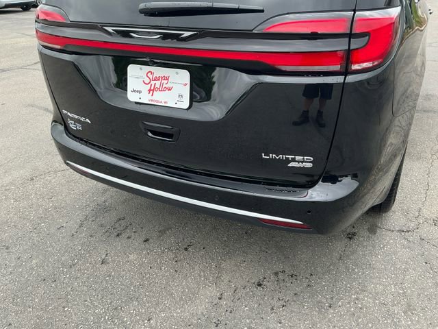 New 2027 Chrysler Pacifica Limited AWD/4WD image 16