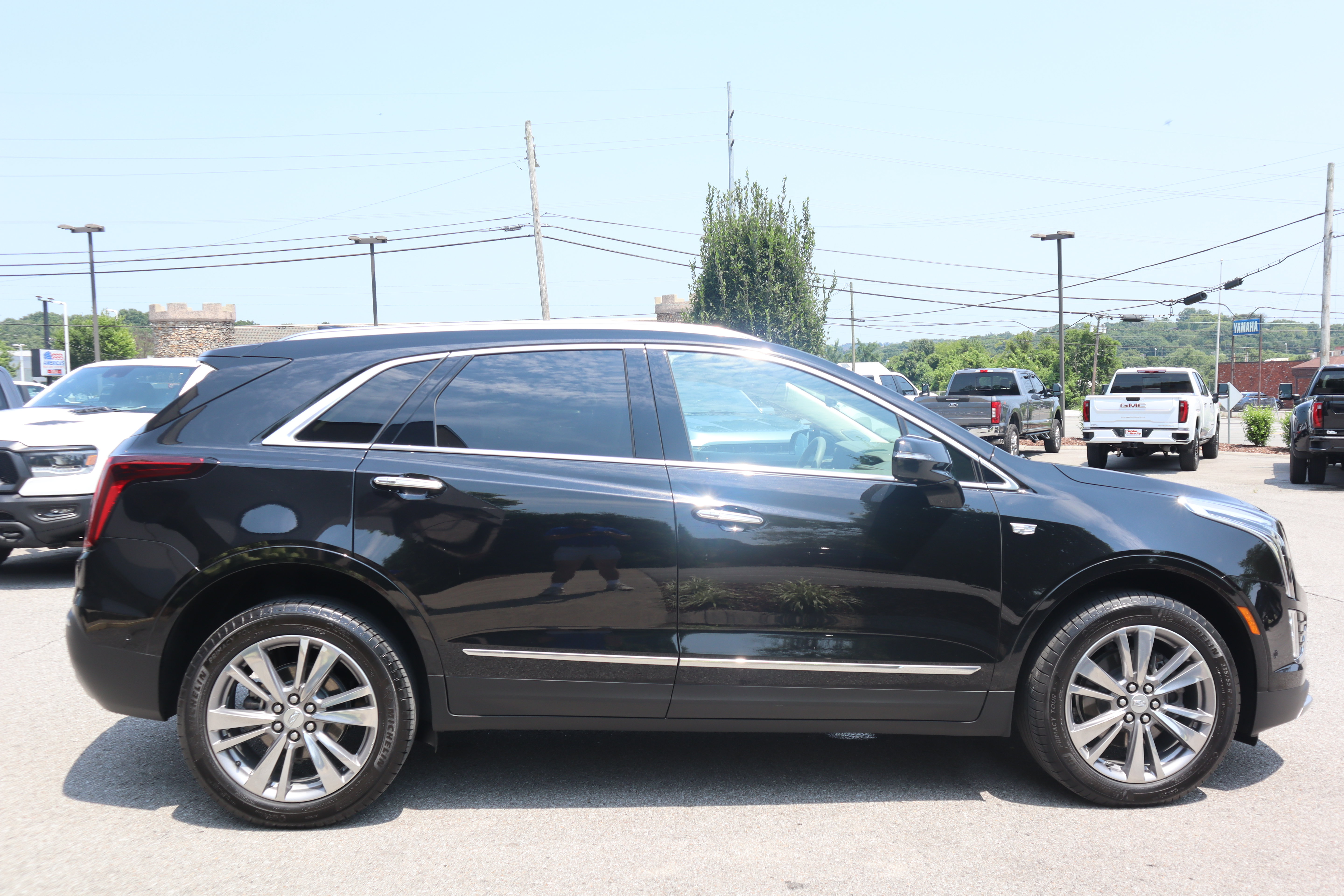 Used 2024 Cadillac XT5 Premium Luxury w/ Technology Package FWD image 6